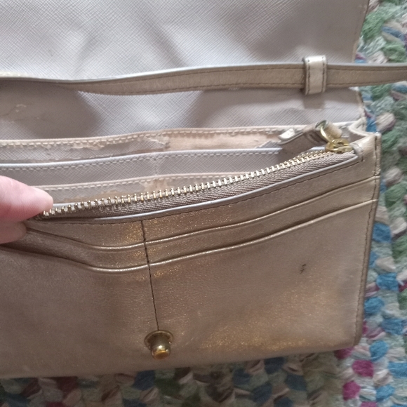 Cute Pre-owned Leather Gold Fossil Crossbody Purse - Picture 9 of 10